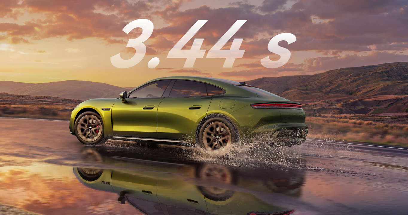 SAIC Z7 in motion, demonstrating its 0-100 km/h acceleration.